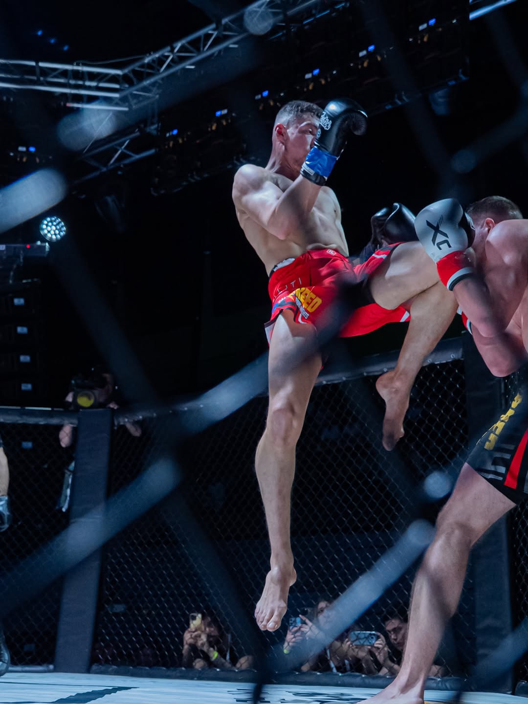 Bektashi Flying Knee