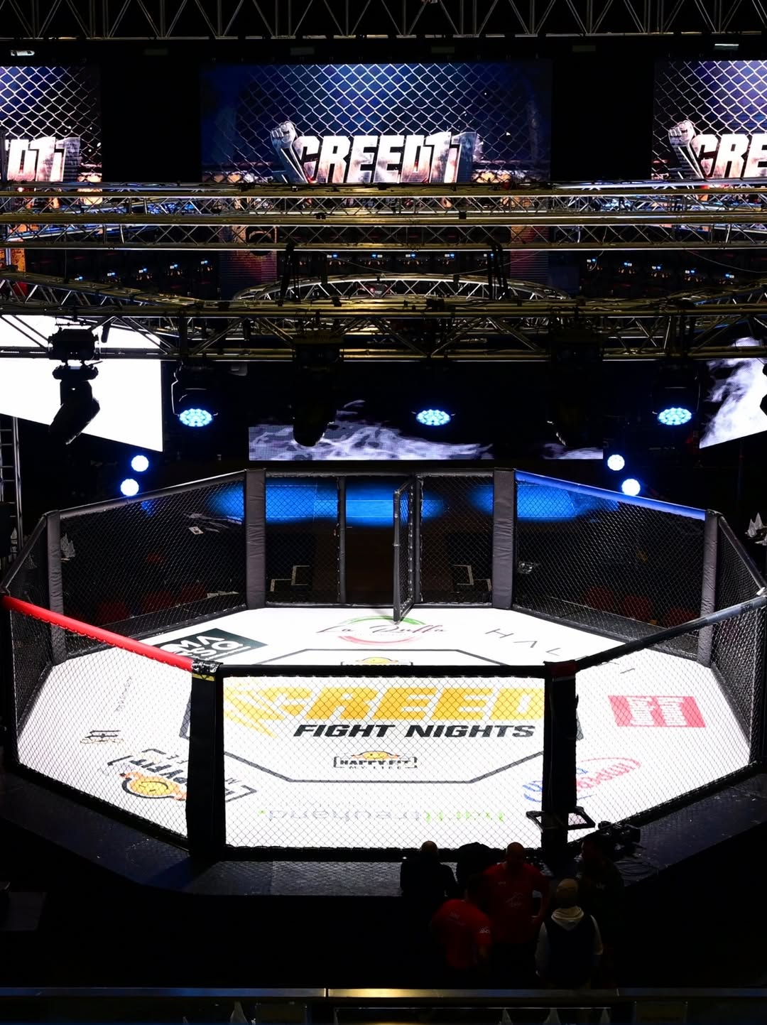 Creed Cage im Multiversum Schwechat — Vol. 11 Setup vor First Bell